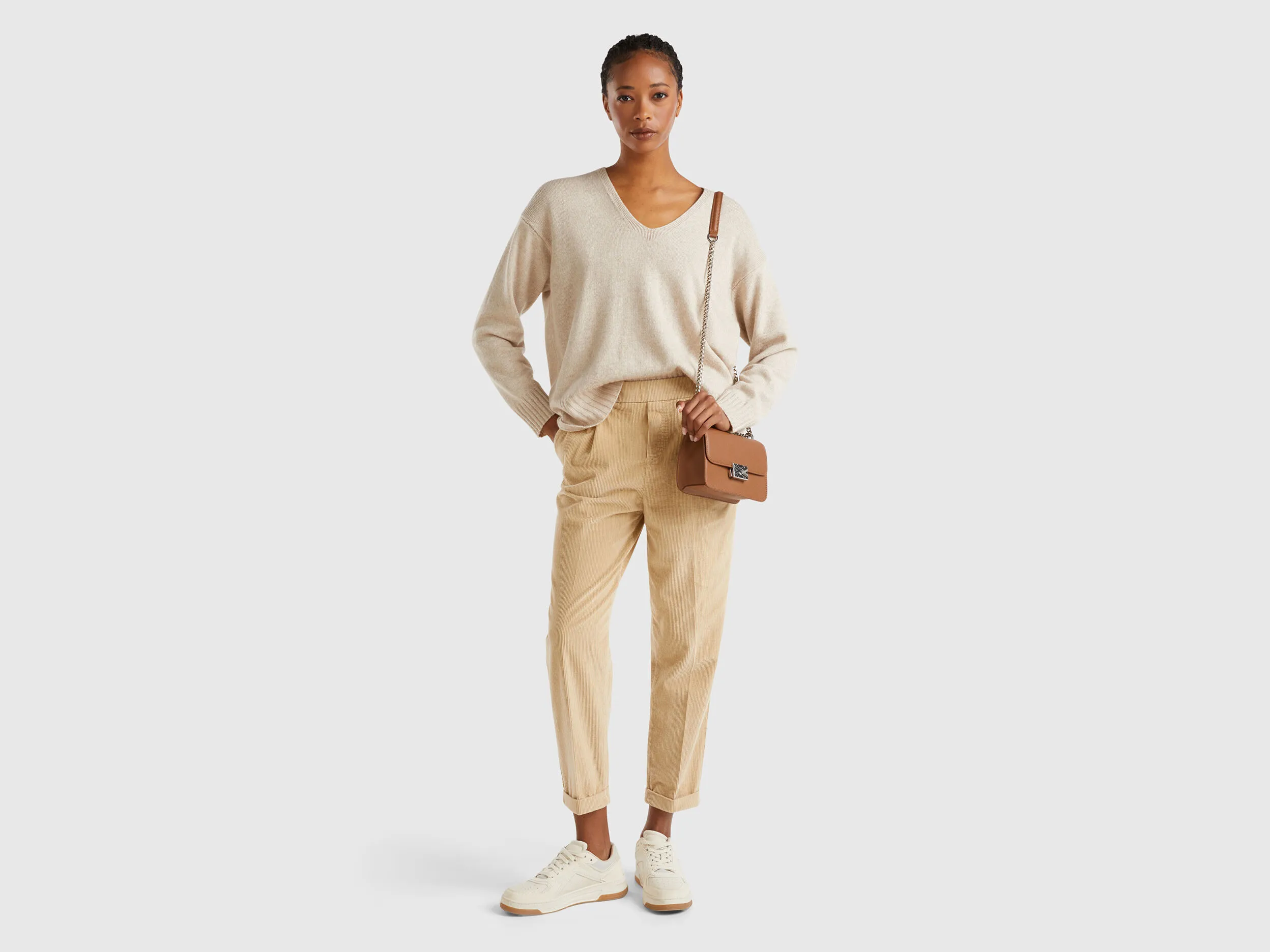 V-neck sweater in wool blend - Beige | Benetton