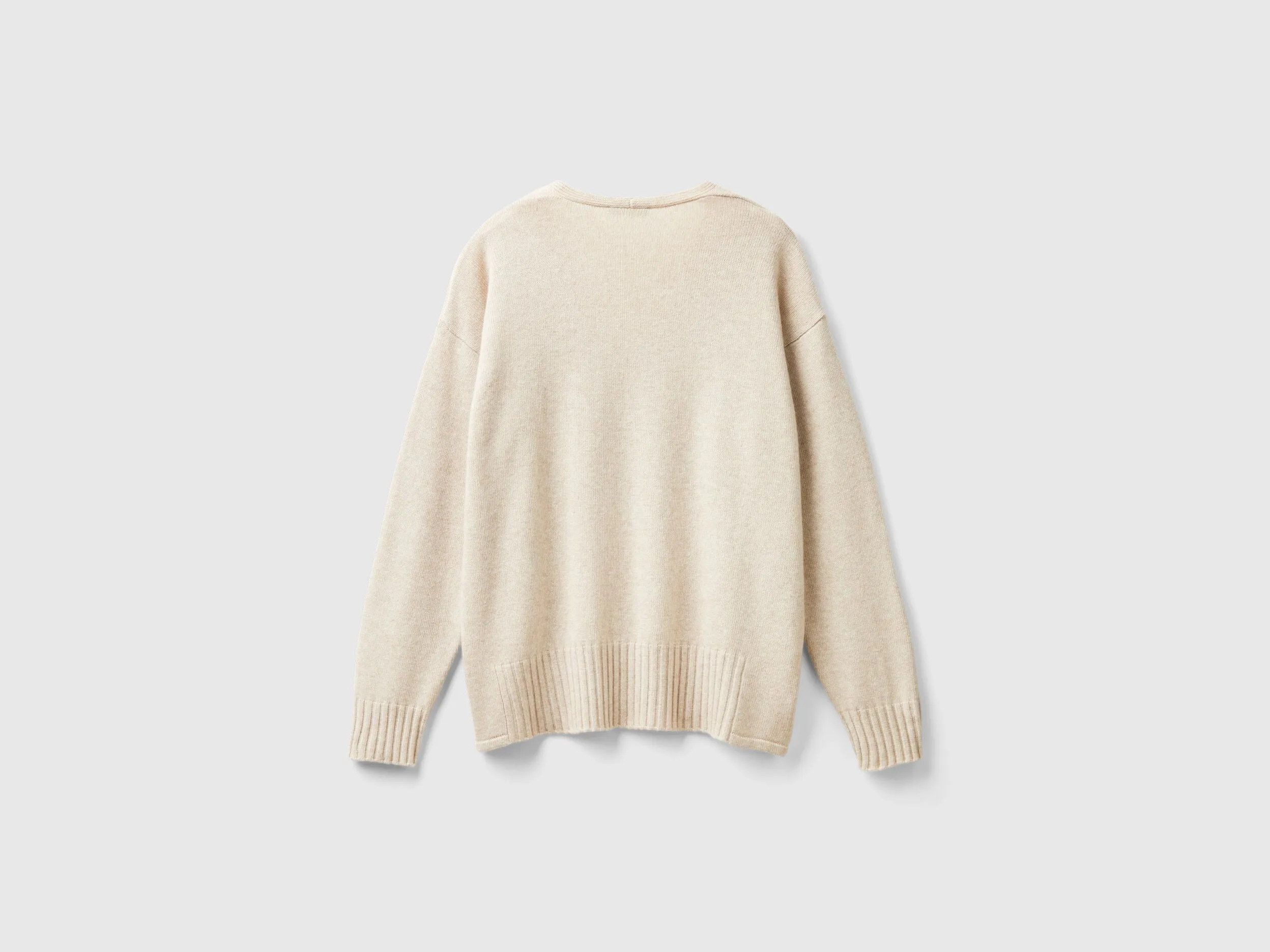 V-neck sweater in wool blend - Beige | Benetton